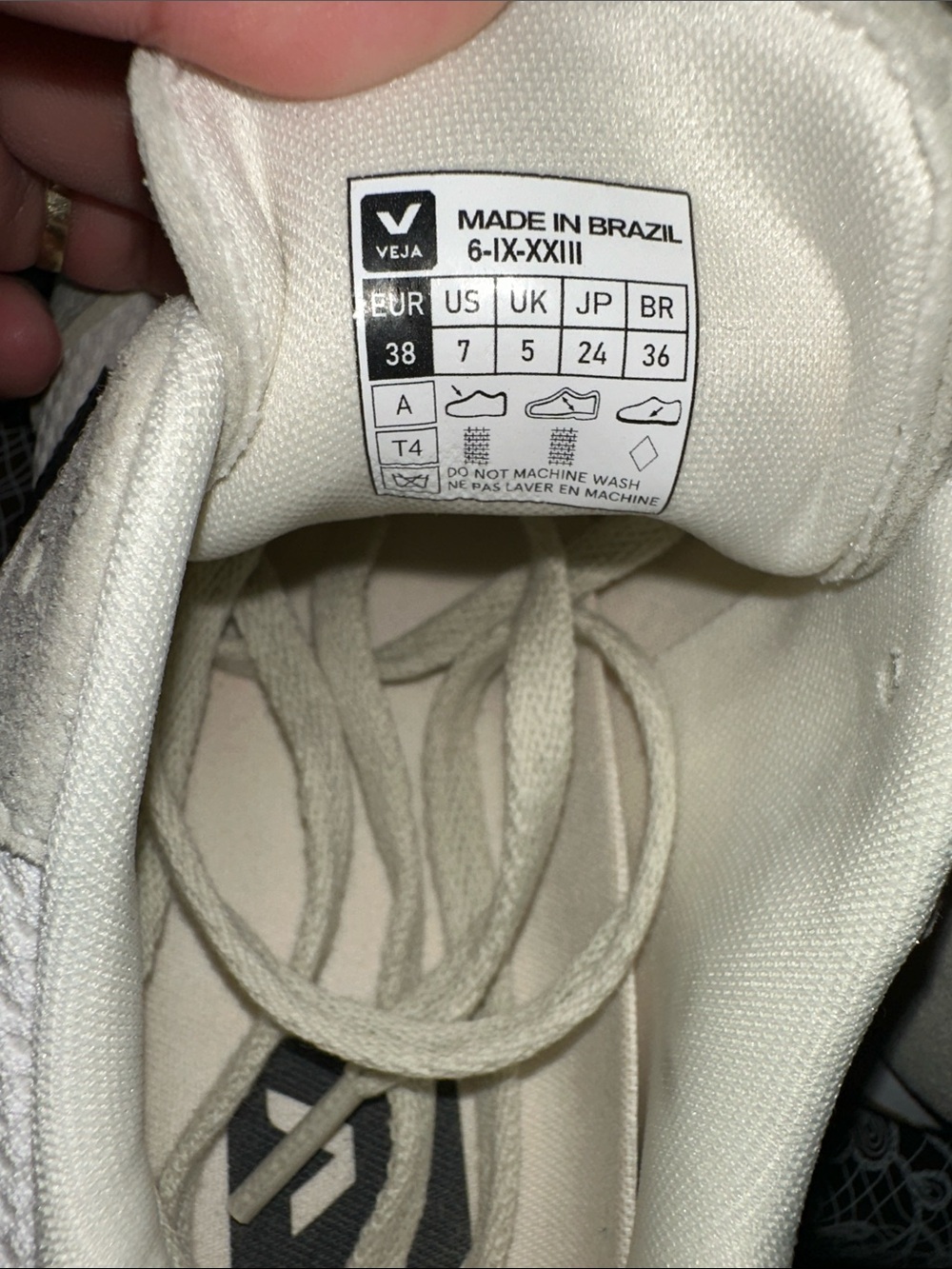 Veja Women’s Off-White Sneakers with Black V Detail and Gum Accents - Picture 2 of 4
